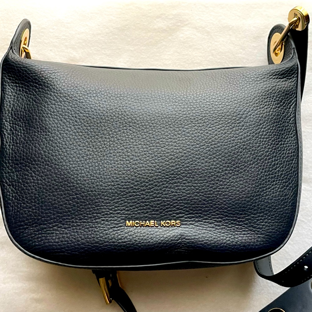NWT MICHAEL KORS  BARLOW Admiral MD Messenger Handbag.  Leather.  Dark Blue